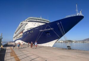 MUĞLA (AA) – Muğla'nın Bodrum ilçesine, Bahamalar bayraklı "Marella Discovery