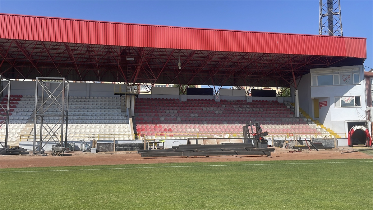 Bolu Atatürk Stadı'nda çalışmalar sürüyor