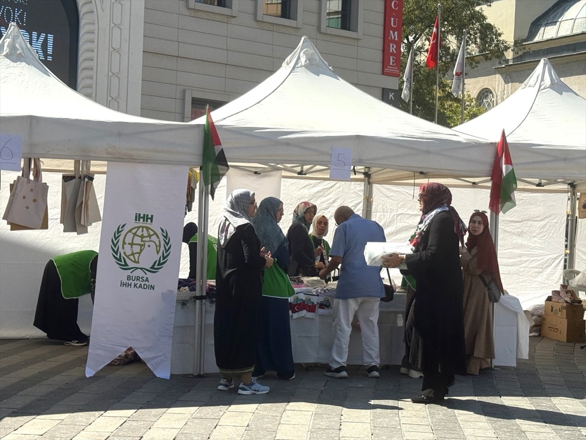 Bursa'da eğitim gören Filistinli öğrenciler yararına “hayır çarşısı” açıldı