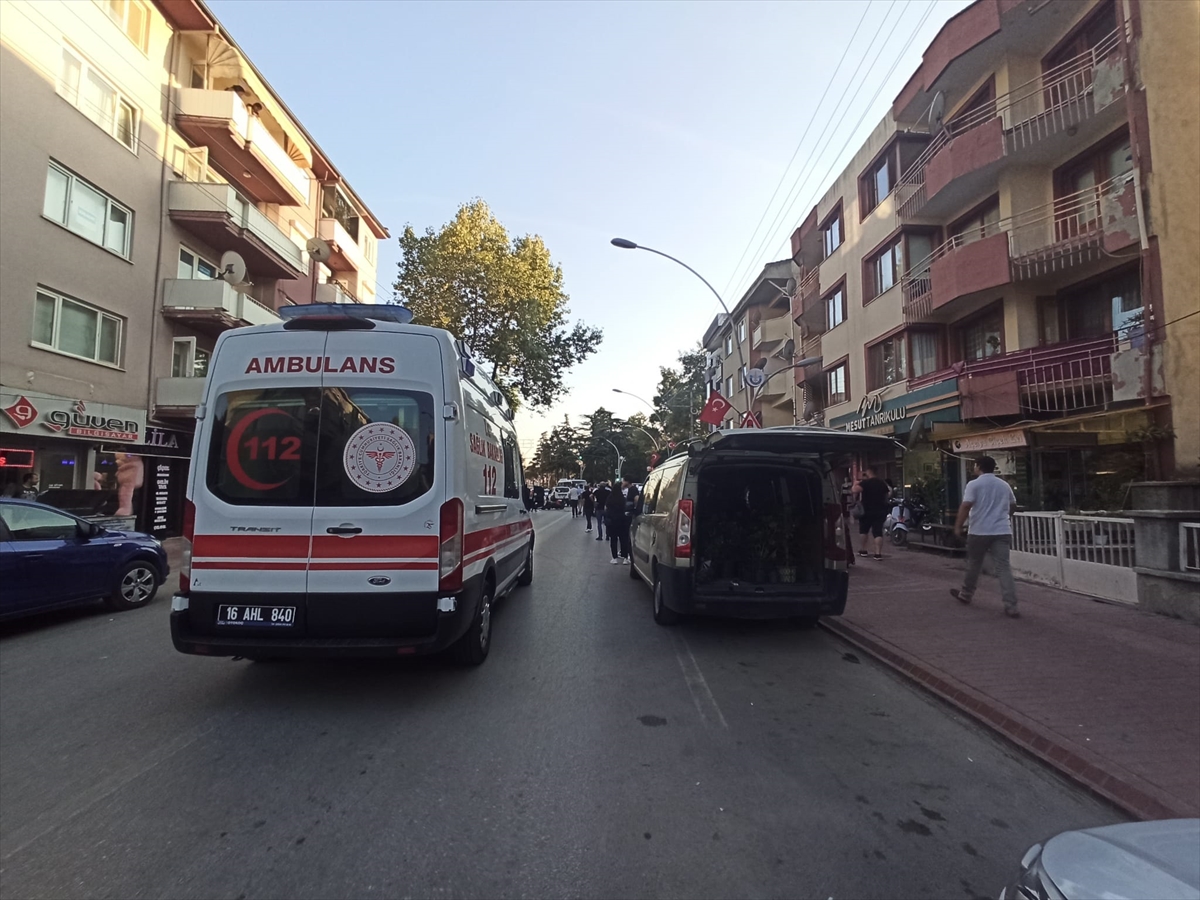 Bursa'da otomobille çarpışan motosikletin sürücüsü ağır yaralandı