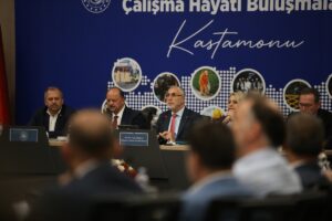 - "Ülkemizin içerisinden geçtiği en zor zamanlarda ellerini ovuşturarak yıkılmamızı