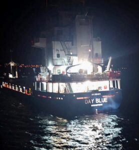 ÇANAKKALE (AA) – Çanakkale Boğazı'nda arızalanan gemi, Karanlık Liman Demir