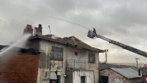 ÇANKIRI (AA) – Çankırı'nın Çerkeş ilçesinde çıkan yangında samanlık kullanılamaz