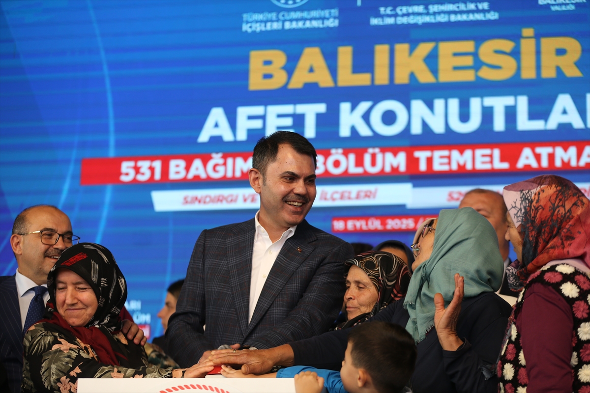 Balıkesir'in Sındırgı ilçesinde kalıcı deprem konutlarının temeli atıldı