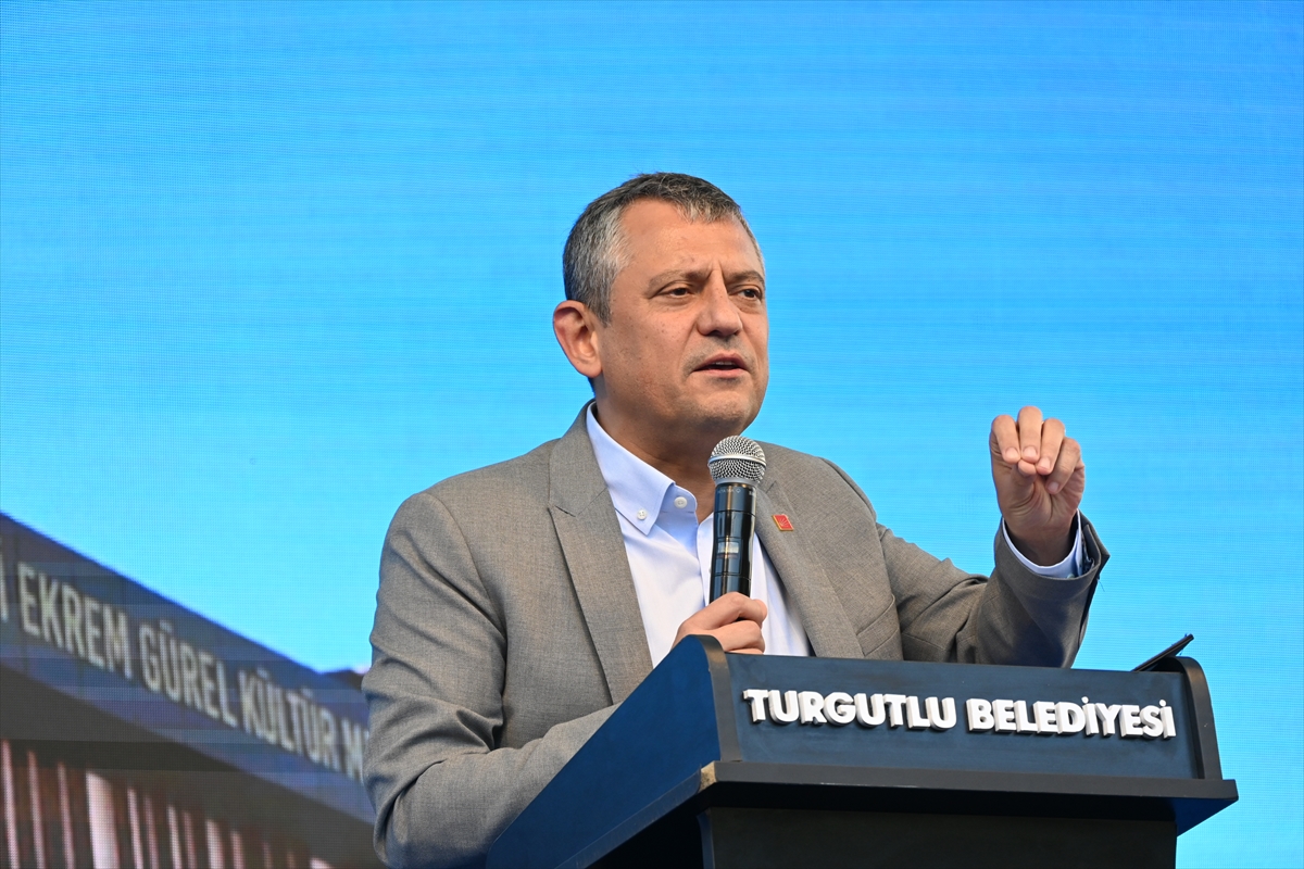 CHP Genel Başkanı Özel, Manisa'daki toplu açılış töreninde konuştu: