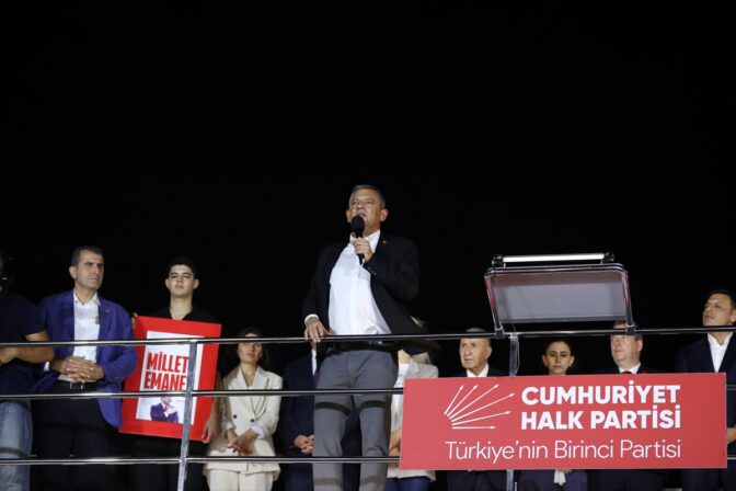 CHP Genel Başkanı Özel, partisinin Bahçelievler mitinginde konuştu: