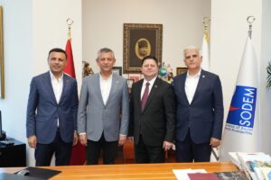 İSTANBUL (AA) – CHP Genel Başkanı Özgür Özel, Kadıköy Belediyesi'ni