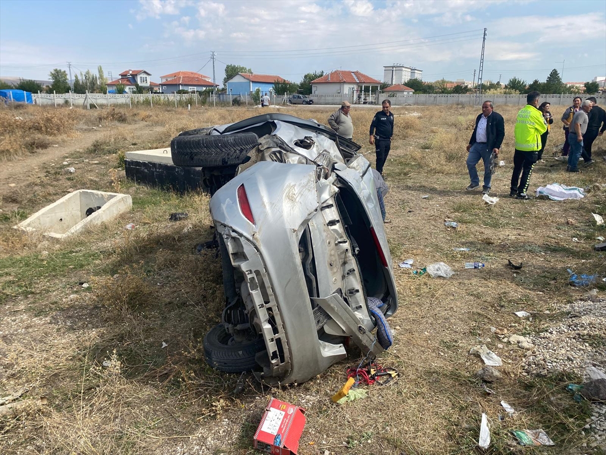 Çorum'da düğün konvoyundaki trafik kazasında 2 kişi yaralandı