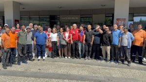 ADANA (AA) – Adana'da Çukurova Belediyesinde çalışan bir grup işçi,