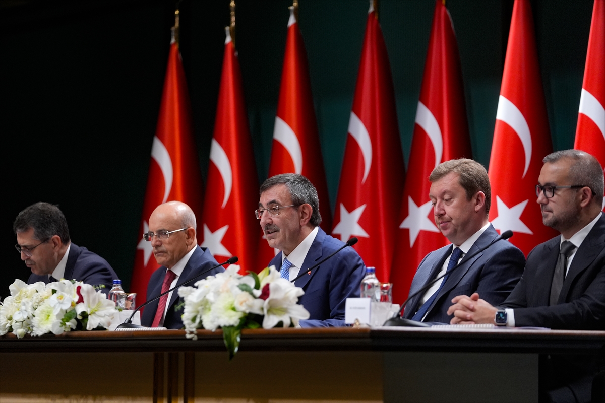 Cumhurbaşkanı Yardımcısı Yılmaz: “Cumhurbaşkanımızın güçlü siyasi iradesiyle ortaya koyduğumuz ekonomi programımız başarıyla uygulanmakta, somut sonuçlarını da birlikte görüyoruz”