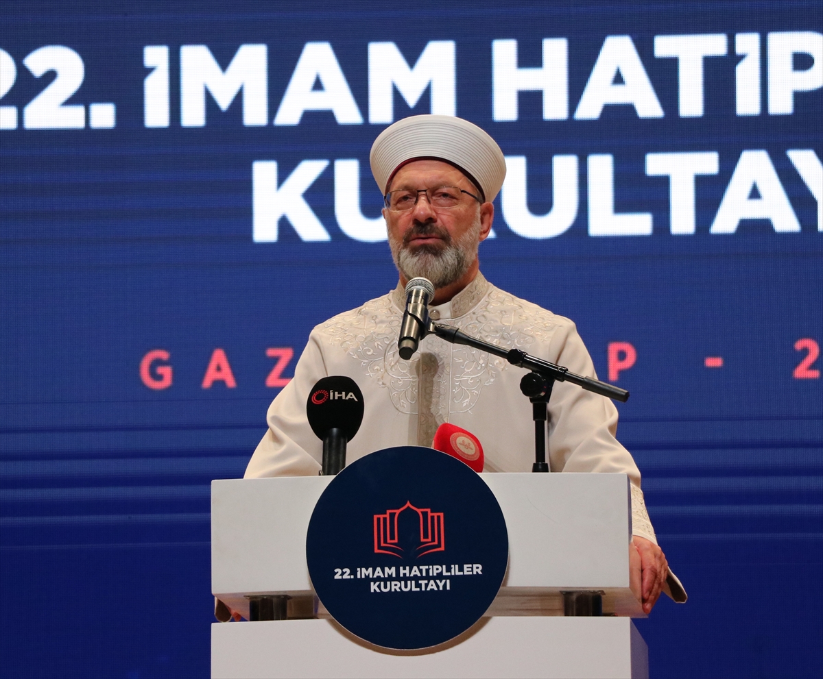 Diyanet İşleri Başkanı Erbaş, 22. İmam Hatipliler Kurultayı'nda konuştu: