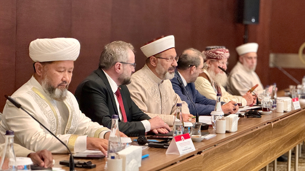Diyanet İşleri Başkanı Erbaş Uluslararası Aile Çalıştayı'nda konuştu: