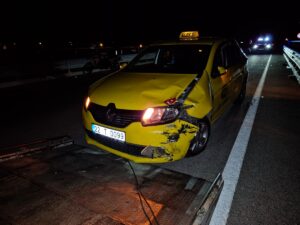 EDİRNE (AA) – Edirne'de ticari taksi ile elektrikli motosikletin çarpışması