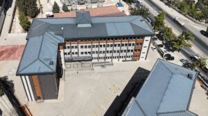 - Yaklaşık 700 milyon lira tutarında tamamlanan okul ve kültür