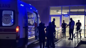 ERZİNCAN (AA) – Erzincan'ın Üzümlü ilçesinde, düğünde yedikleri yemeğin ardından