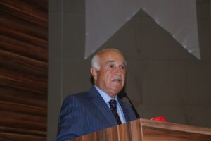 - "Bu ülkenin insanına hür düşünmeyi, aklını bir yere ipotek