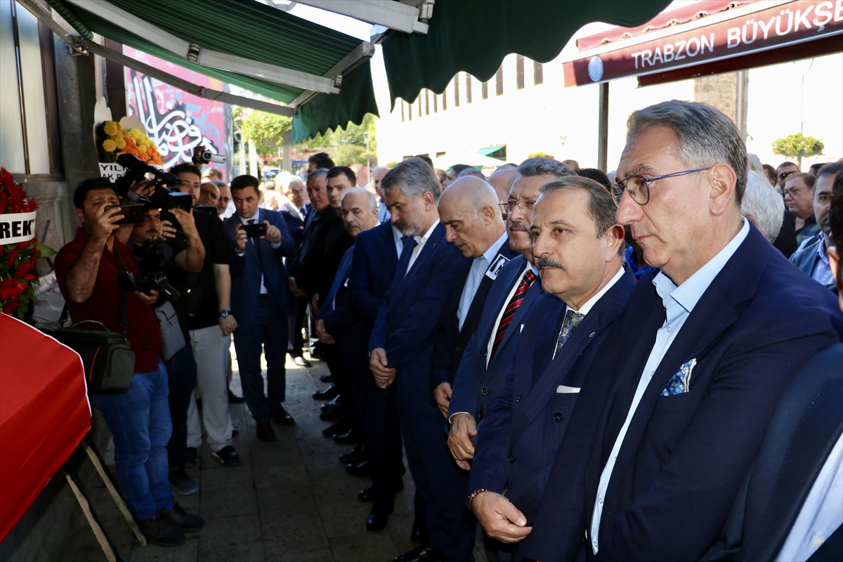 Eski Trabzon Belediye Başkanı Melek, son yolculuğuna uğurlandı