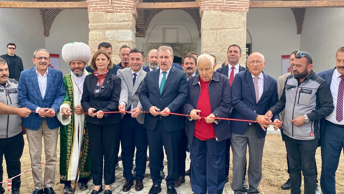 Eskişehir'de restorasyonu tamamlanan Hamamkarahisar Ulu Cami ibadete açıldı