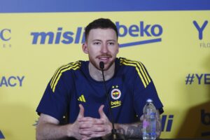 İSTANBUL (AA) – Fenerbahçe Beko Erkek Takımı oyuncuları Onuralp Bitim,