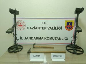 GAZİANTEP (AA) – Gaziantep'in Nurdağı ilçesinde, kaçak kazı yapan 2