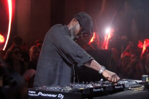 ANTALYA (AA) – Elektronik müziğin figürlerinden biri olan Grammy ödüllü