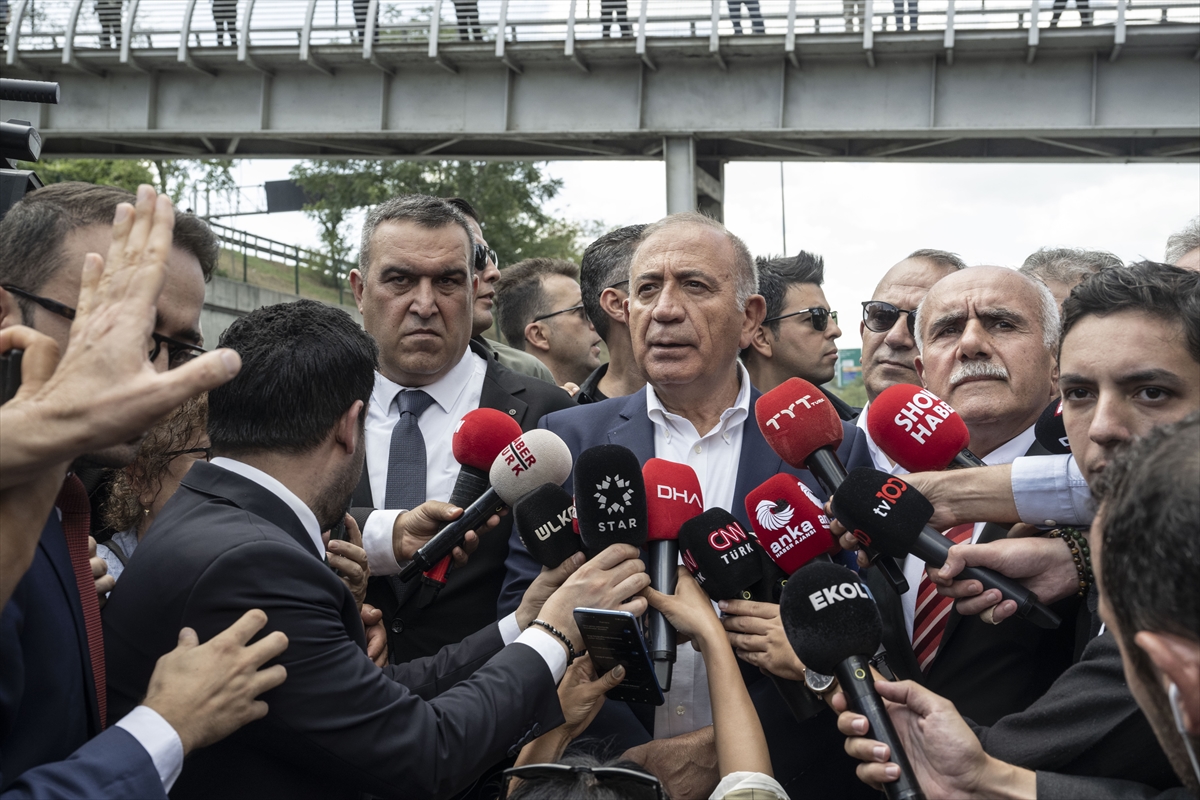 Gürsel Tekin, CHP İstanbul İl Başkanlığı önünde konuştu:
