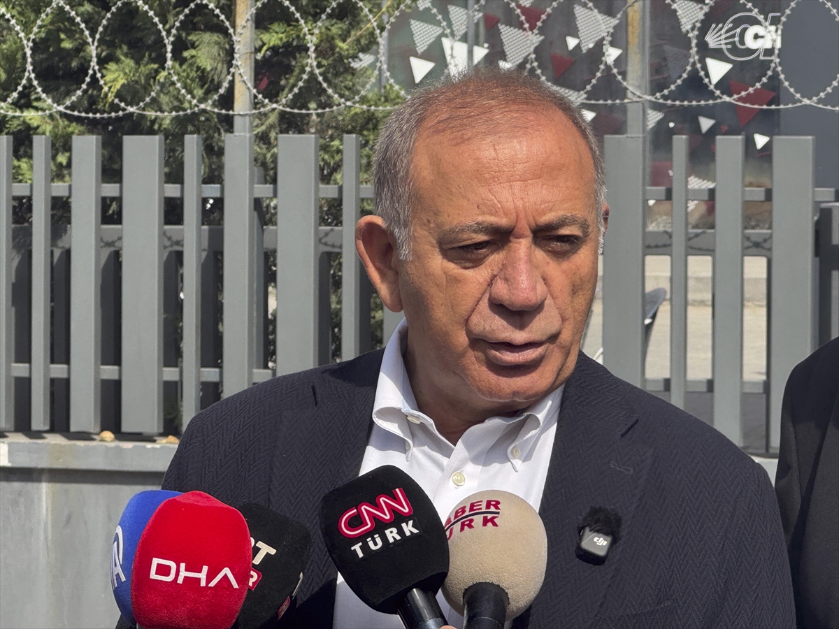 Gürsel Tekin, CHP İstanbul İl Başkanlığı önünde konuştu: