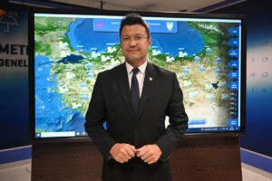 - Hafta sonu sıcaklıklar, Ankara'da 30 ila 27, İstanbul'da 28