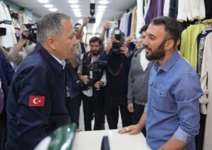 AĞRI (AA) – İçişleri Bakanı Ali Yerlikaya, Ağrı'da vatandaşlarla bir