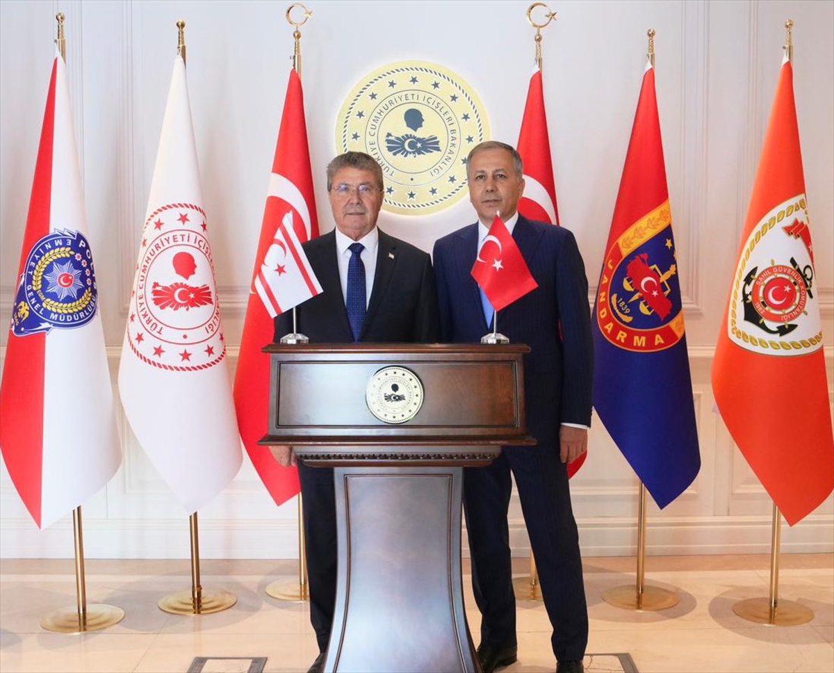 İçişleri Bakanı Yerlikaya, KKTC Başbakanı Üstel'le bir araya geldi