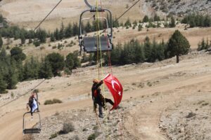 ISPARTA (AA) – Isparta'daki Davraz Kayak Merkezi'nde 26 ilden ekiplerin