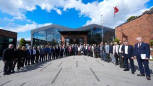 İSTANBUL (AA) – İstanbul Valisi Davut Gül, Beykoz Belediyesinin ev