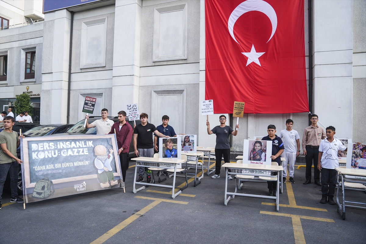 İstanbul'da “Boş Sıralar” etkinliğiyle Gazze'deki çocuklar anıldı