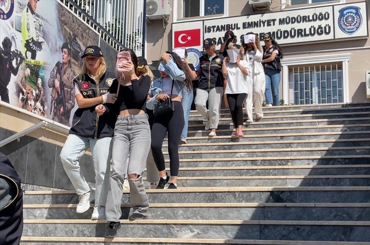 İstanbul'da fuhuş operasyonunda yakalanan 2 zanlı tutuklandı
