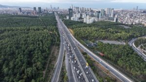 İSTANBUL (AA) – İstanbul'da haftanın ilk iş günü sabah saatlerinde