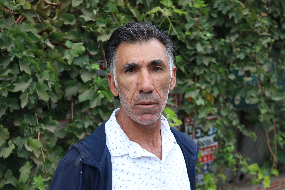İzmir'de patlayan su borusunun onarılmamasına mahalleliden tepki