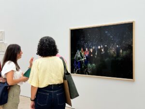 - Küratörlüğünü Emre Baykal'ın üstlendiği sergi, sanatçının erken dönem işlerinden