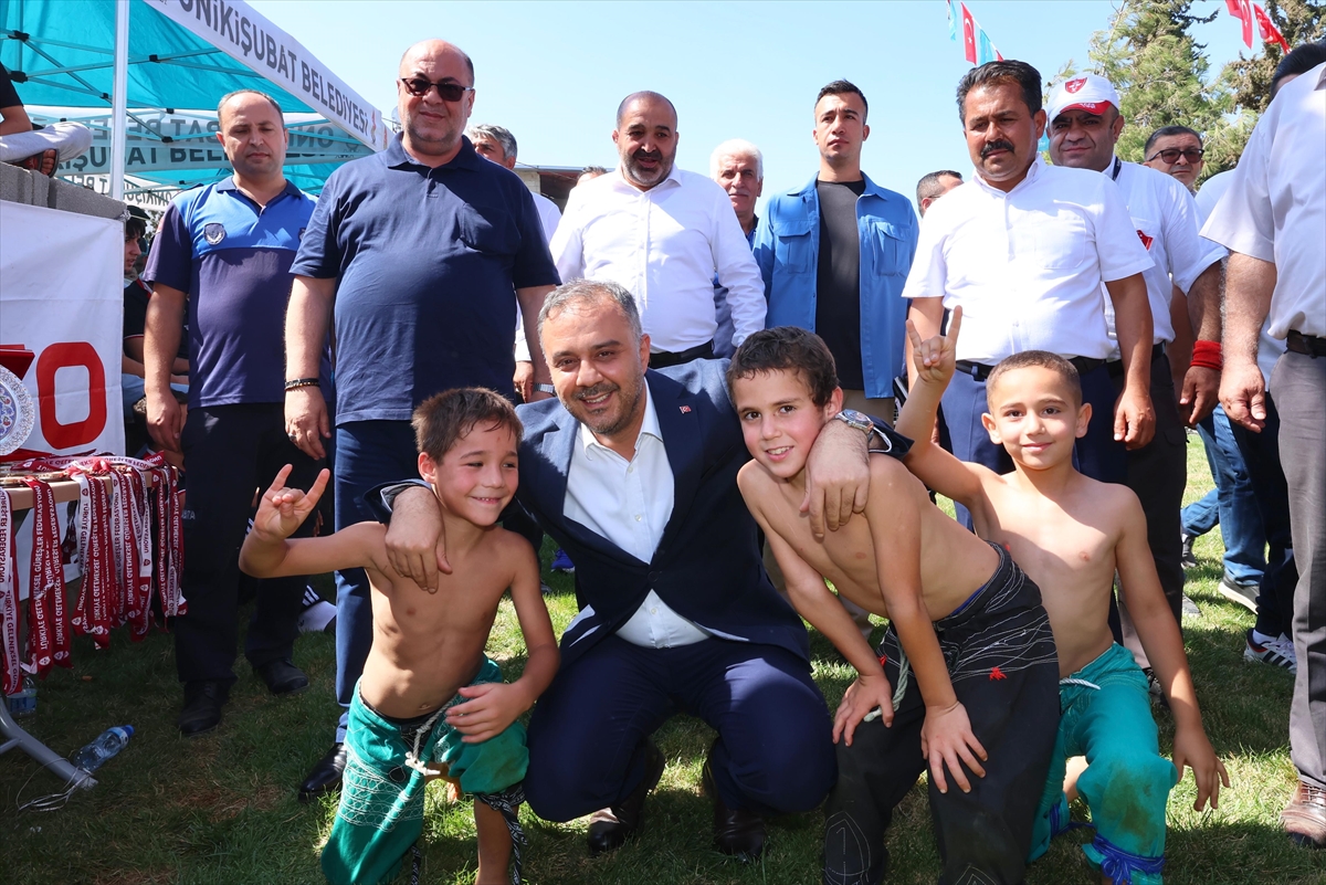 Kahramanmaraş’ta “Uluslararası Hartlap Karakucak Güreş Festivali” düzenlendi