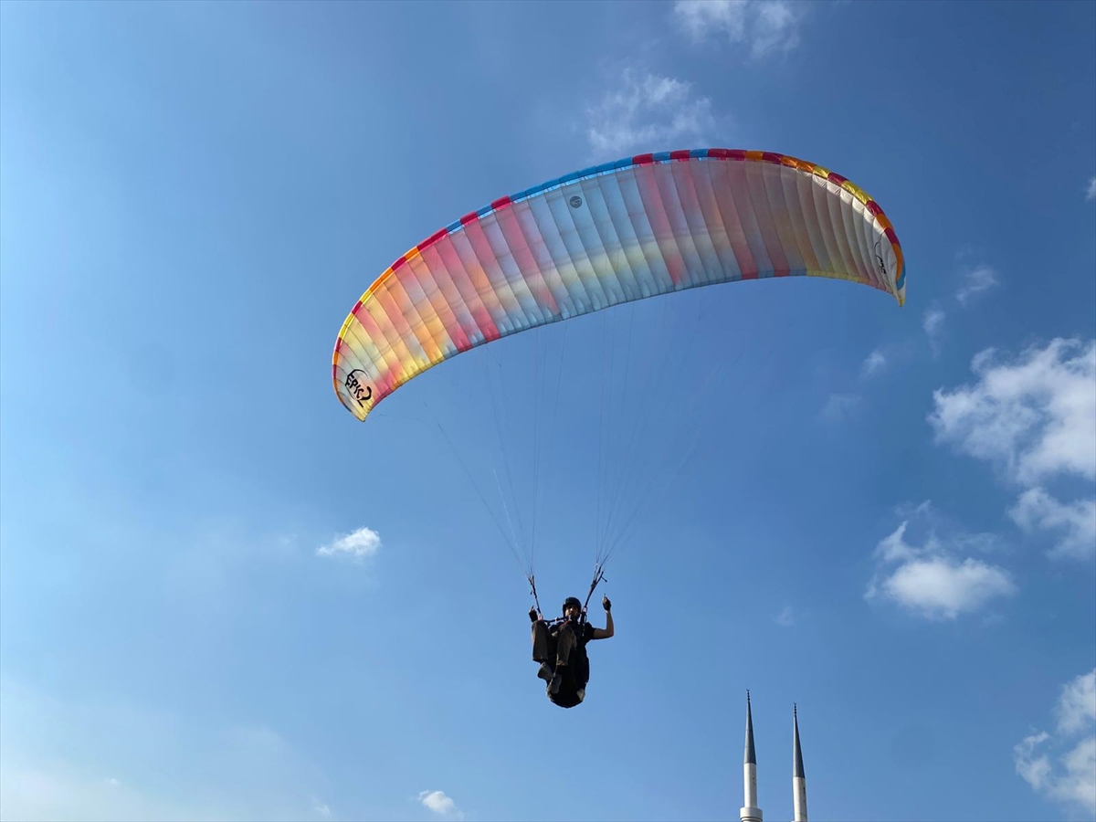 Kahramanmaraş'ta yamaç paraşütü festivali düzenlendi