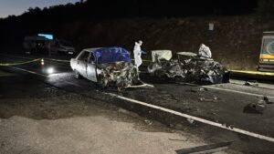 KARABÜK (AA) – Karabük'ün Eflani ilçesinde 2 otomobilin çarpışması sonucu