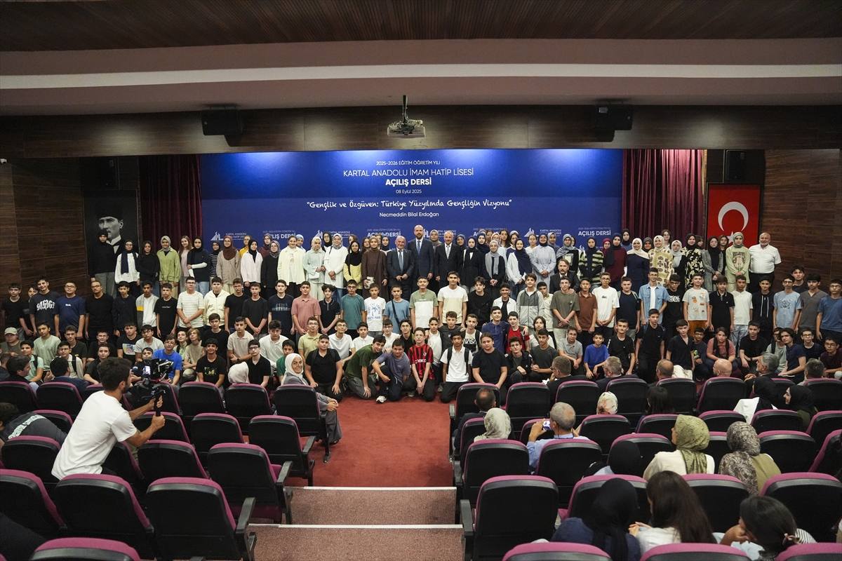 Kartal Anadolu İmam Hatip Lisesi'nde yeni eğitim öğretim yılı açılış töreni düzenlendi