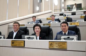 BİŞKEK (AA) – Kırgızistan Meclisi, gelecek yıl yapılacak cumhurbaşkanlığı ve