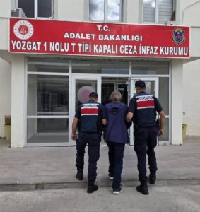 KIRŞEHİR (AA) – Kırşehir'in Akçakent ilçesinde bir çifti silahla öldürdüğü