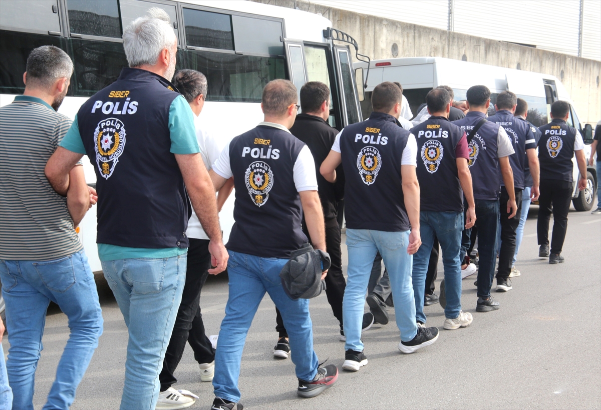 Kocaeli merkezli dolandırıcılık operasyonunda 24 zanlı tutuklandı