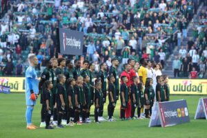 - Kocaelispor: 1 - Çaykur Rizespor: 1 (İlk yarı)