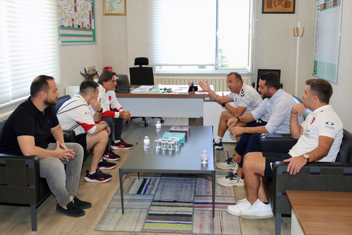 Konyaspor Teknik Direktörü Recep Uçar, A Milli Futbol Takımı'nı ağırladı
