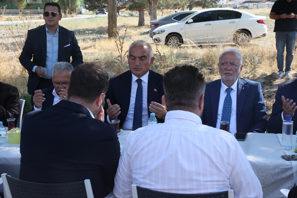 Kültür ve Turizm Bakanı Ersoy, Kayseri'de Kocasinan İlçe Halk Kütüphanesi'nin açılışında konuştu: