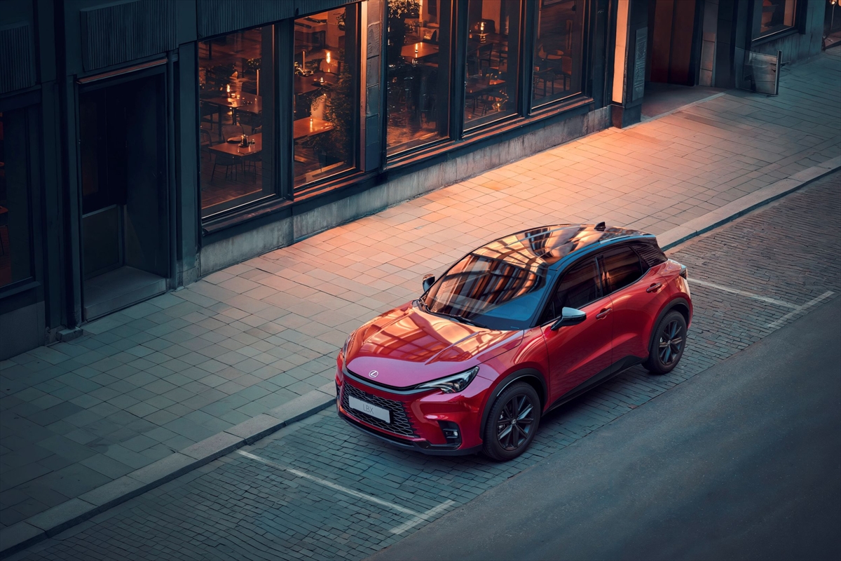 Lexus, LBX'in yeni Vibrant Edition versiyonunu tanıttı