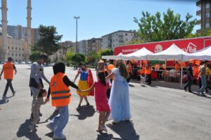 MARDİN (AA) – Lösemili Çocuklar Vakfının (LÖSEV) lösemili hastalar ve