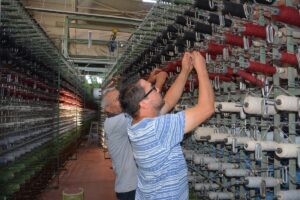 MANİSA (AA) – Türkiye'de cami ve el dokuma halıcılığının önemli